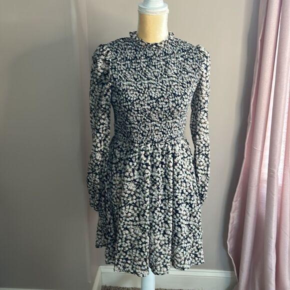 NWOT LuLu’s  Navy Blue Floral Print Smocked Skater Dress (size small) - Picture 5 of 9